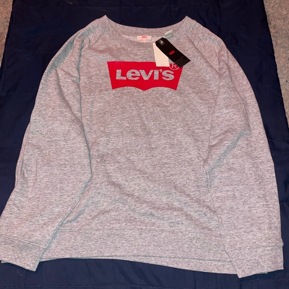 brand new levi’s oversized sweatshirt